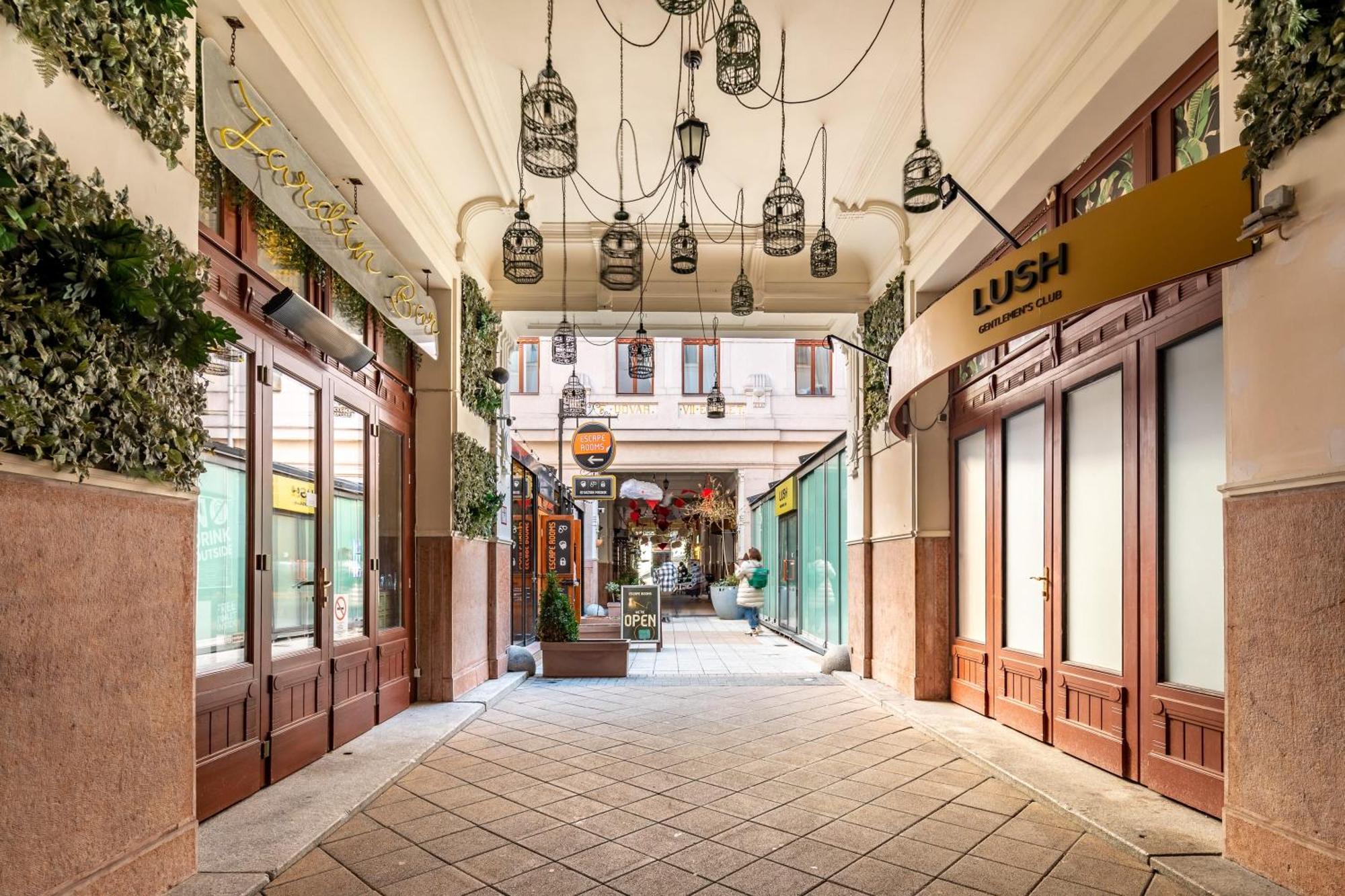 Super Central - Very Lively Area - In Gozsdu Budapest Extérieur photo
