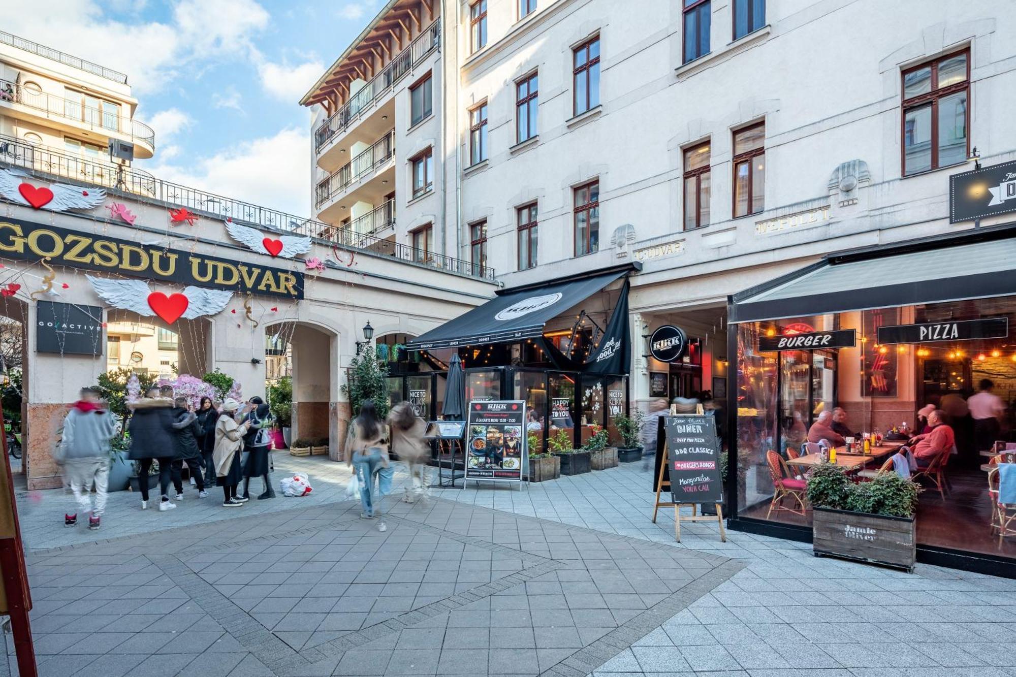 Super Central - Very Lively Area - In Gozsdu Budapest Extérieur photo